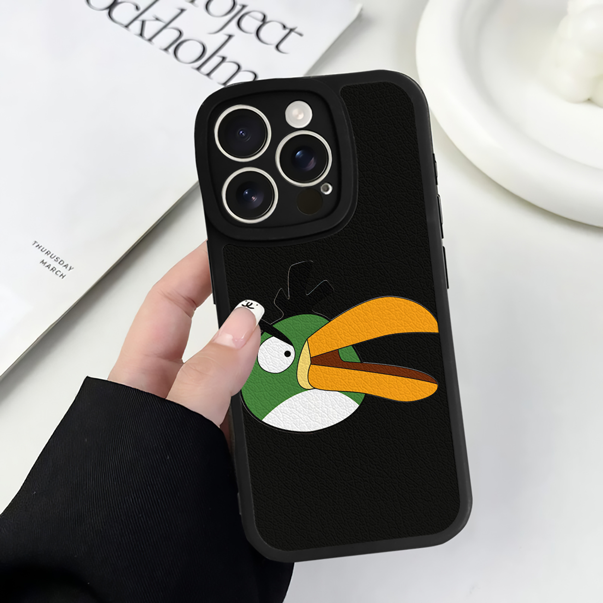 （画像用） Angry Birds アングリーバード 【iPhone 16シリーズ対応】シリコンスマホケース（レザー調） 材質：シリコン